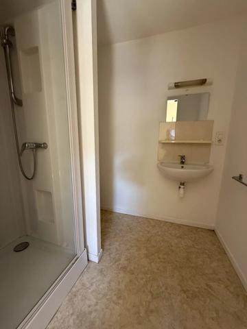 Location                                                      Appartement
                        
                     1 pièces                      15 m2                     à Saint-Dié-des-Vosges