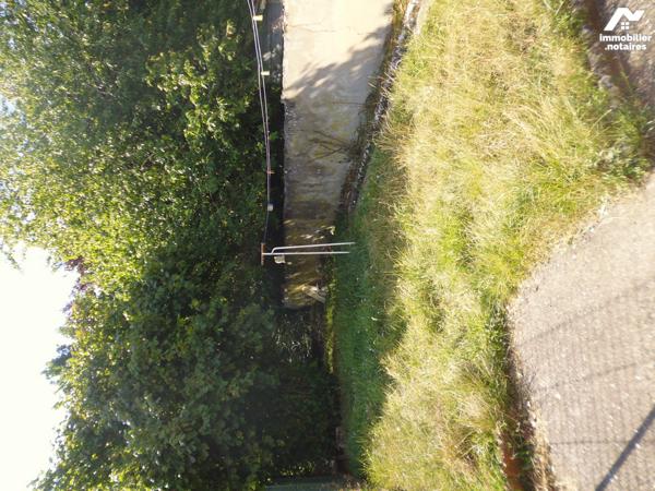 GRAY, haut de ville, maison avec jardin et cave.