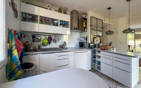 Maison à vendre    4 pièces • 115 m2 Rognes