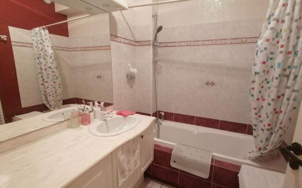 Appartement à vendre    3 pièces • 77,24 m2 Royan