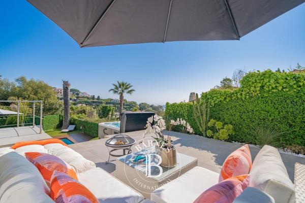 Vallauris, Villa 4 Chambres -  213 m² à vendre