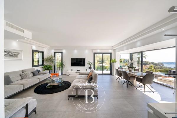 Vallauris, Villa 4 Chambres -  213 m² à vendre