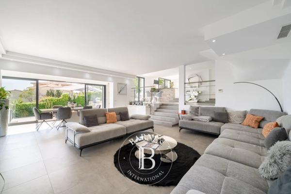 Vallauris, Villa 4 Chambres -  213 m² à vendre