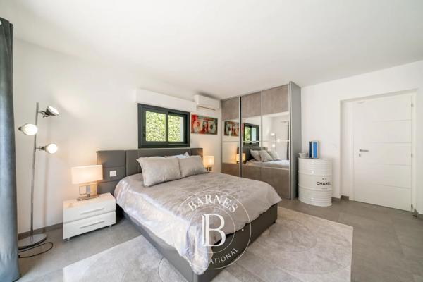 Vallauris, Villa 4 Chambres -  213 m² à vendre