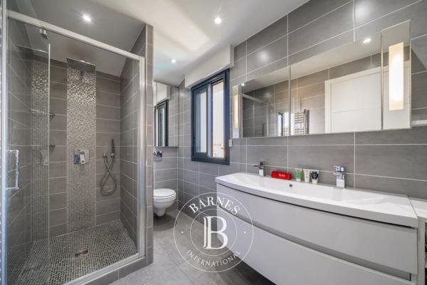 Vallauris, Villa 4 Chambres -  213 m² à vendre
