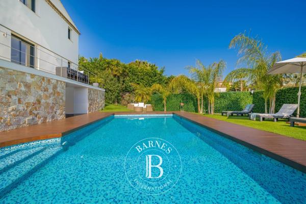 Vallauris, Villa 4 Chambres -  213 m² à vendre