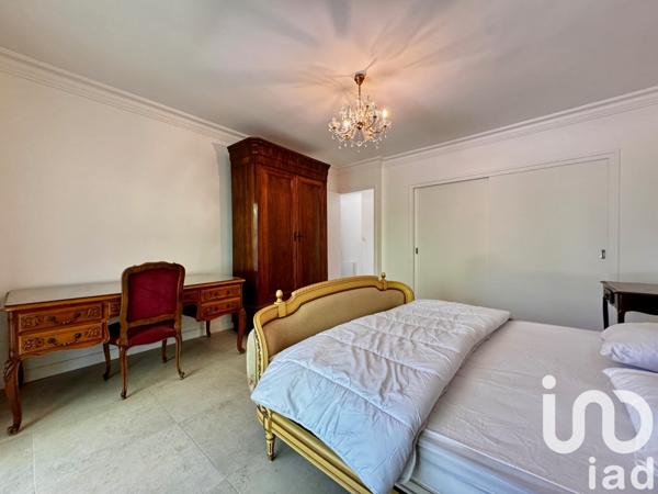 Location appartement 4 pièces 124 m² Nans-les-Pins