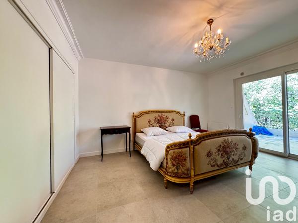 Location appartement 4 pièces 124 m² Nans-les-Pins