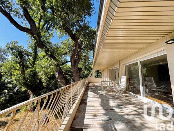 Location appartement 4 pièces 124 m² Nans-les-Pins