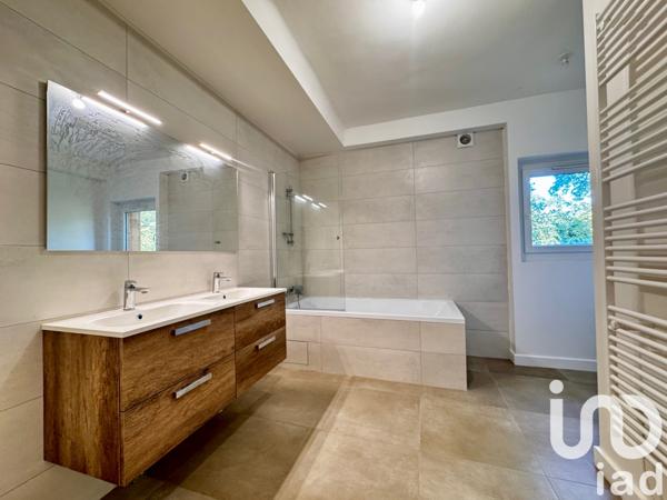 Location appartement 4 pièces 124 m² Nans-les-Pins