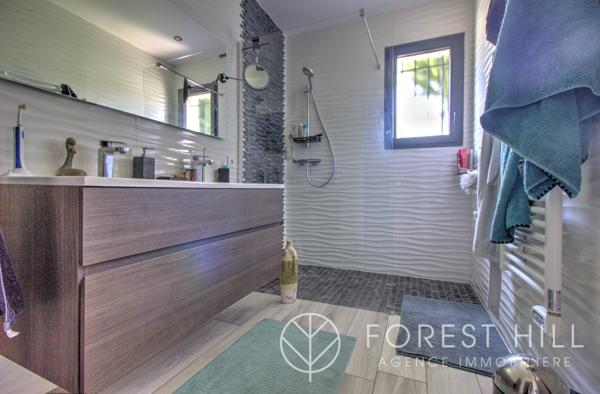 Le Boulou (66160) À découvrir en fin de lotissement : magnifique maison 4 faces