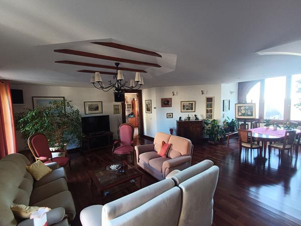 Frontignan centre ville - Magnifique appartement T6 de 248 M² avec terrasse...