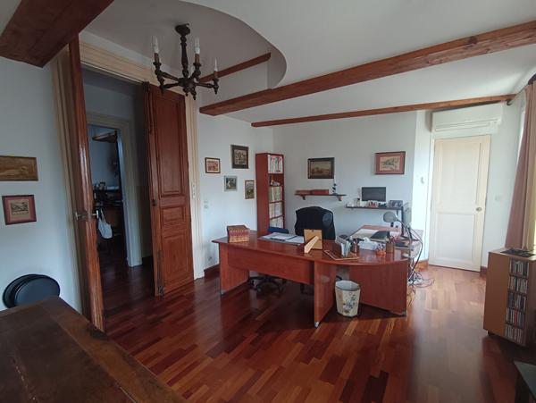 Frontignan centre ville - Magnifique appartement T6 de 248 M² avec terrasse...