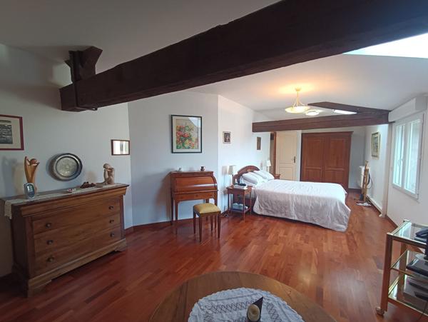 Frontignan centre ville - Magnifique appartement T6 de 248 M² avec terrasse...