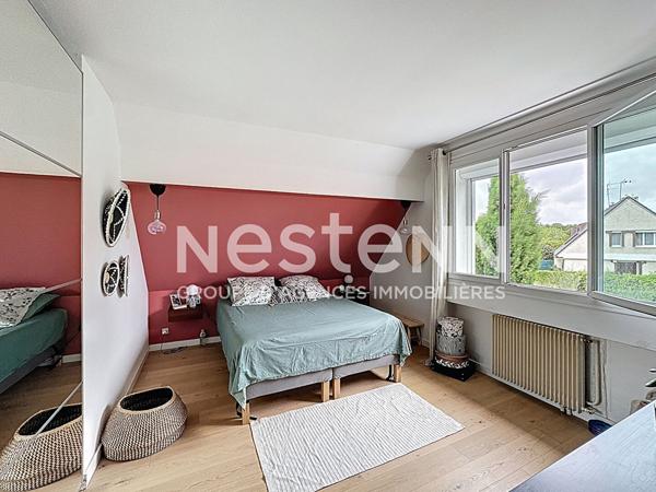 Maison Evry Courcouronnes 6 pièces, grand jardin, proche T12, écoles et collége, 4 chambres, grand salon, contrat Nestenn