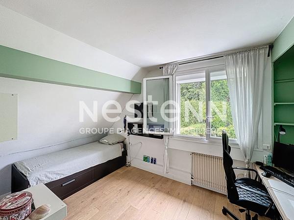 Maison Evry Courcouronnes 6 pièces, grand jardin, proche T12, écoles et collége, 4 chambres, grand salon, contrat Nestenn