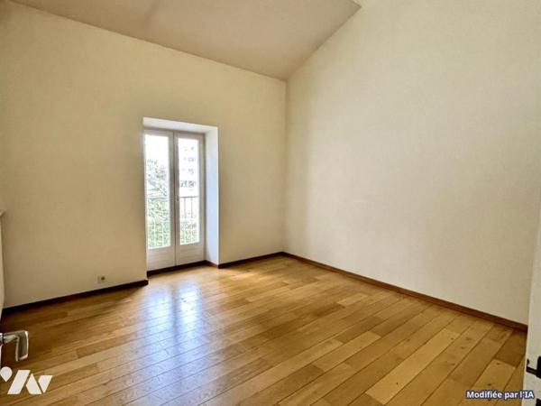 À vendre à VOIRON – Appartement T5 plein de charme avec superbe pièce de vie – 