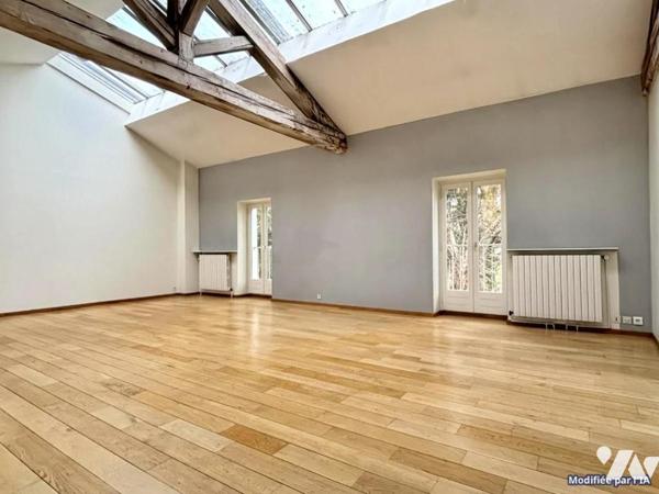 À vendre à VOIRON – Appartement T5 plein de charme avec superbe pièce de vie – 