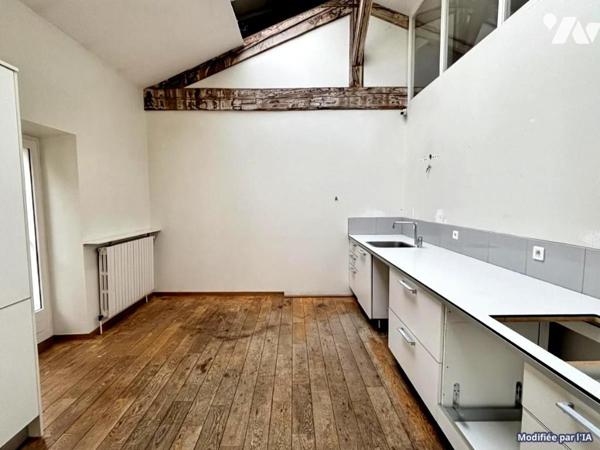 À vendre à VOIRON – Appartement T5 plein de charme avec superbe pièce de vie – 