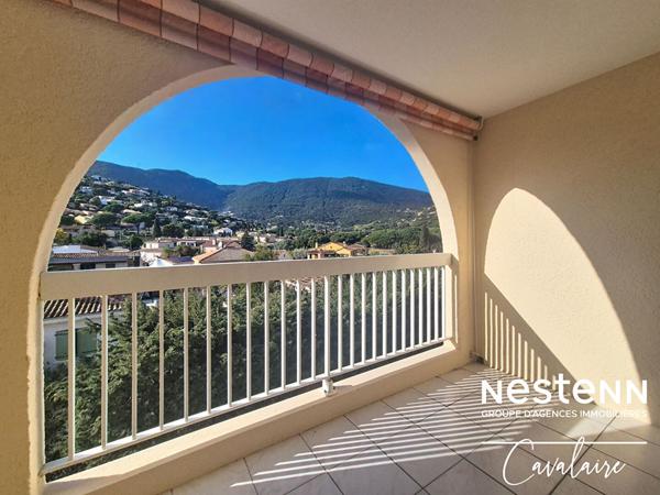 Appartement 2 pièces sur Cavalaire - résidence avec piscine - 2 stationnements et un garage