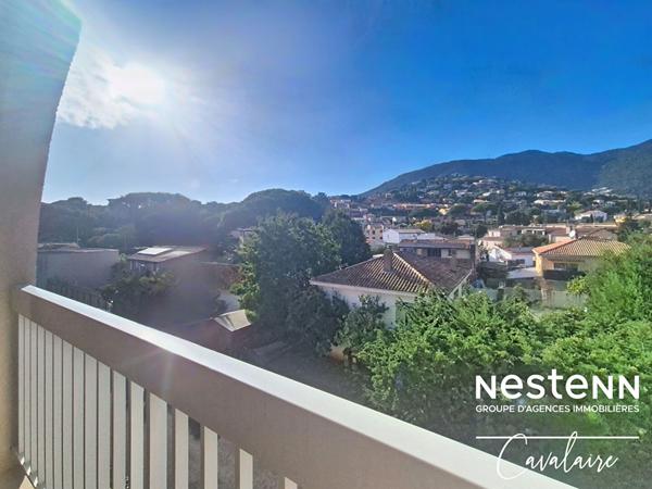 Appartement 2 pièces sur Cavalaire - résidence avec piscine - 2 stationnements et un garage