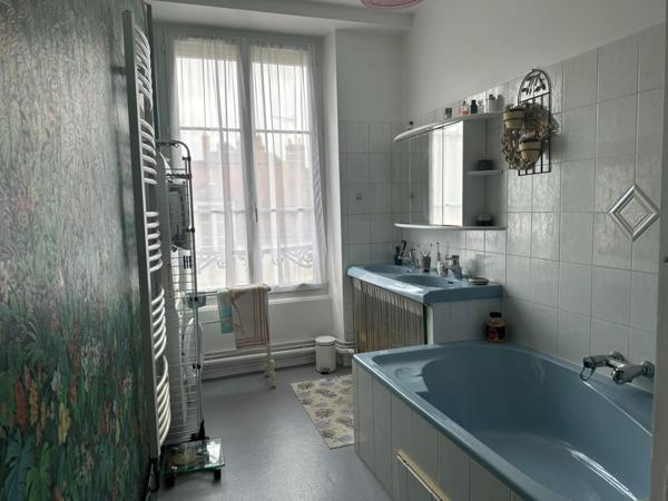 Appartement centre ville Gien, 3 pièces, 2 chambres, 98 m²