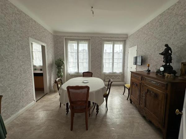 Appartement centre ville Gien, 3 pièces, 2 chambres, 98 m²