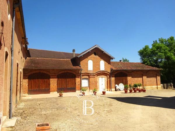 Avallon, Château 25 Chambres -  1 500 m² à vendre