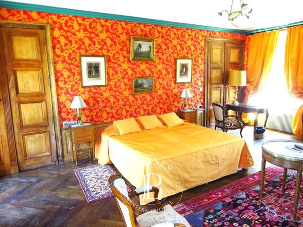 Avallon, Château 25 Chambres -  1 500 m² à vendre