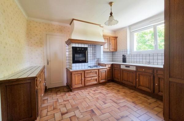 Le calme d'une impasse, le confort d'une maison familiale.