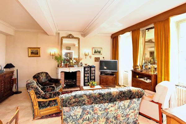 Maison de Maître début XIXème,10 pièces, jardin, garage