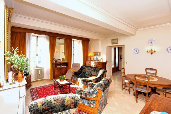 Maison de Maître début XIXème,10 pièces, jardin, garage