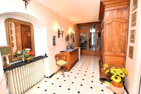 Maison de Maître début XIXème,10 pièces, jardin, garage