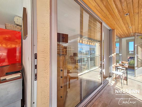 Dernier étage pour cet appartement au centre ville de Cavalaire-sur-Mer 4 pièces environ 100 m² avec 3 terrasses et stationnement