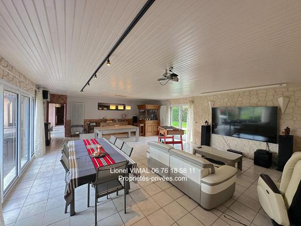 Maison 8 pièces 258 m2 avec piscine sur terrain clos 2832 m2