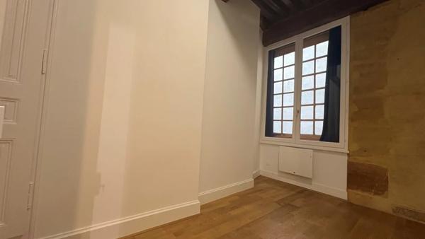 APPARTEMENT T2 A LOUER - LYON 5EME ARRONDISSEMENT Saint-Jean 58.78 m 2 1 023 € charges comprises par mois