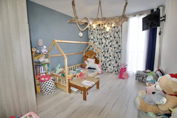 Appartement 2 pièces de 54,77 m2 avec balcon et place de parking en sous-sol