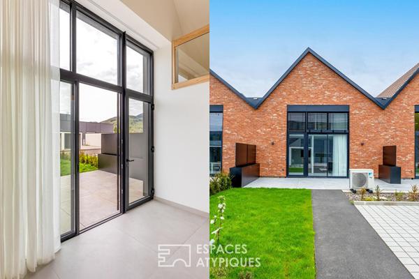 Loft contemporain en duplex et sa terrasse dans une ancienne friche industrielle
