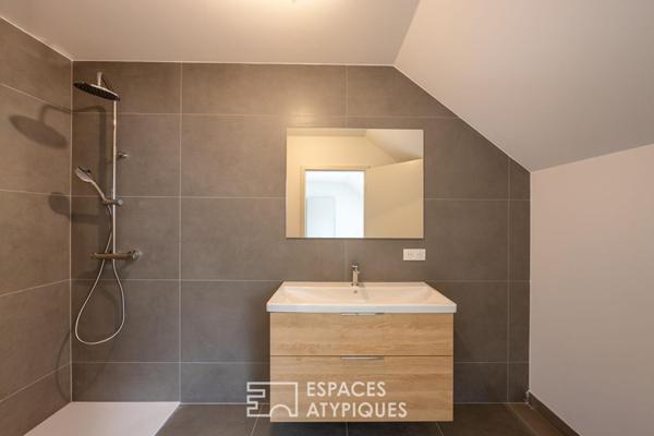 Loft contemporain en duplex et sa terrasse dans une ancienne friche industrielle