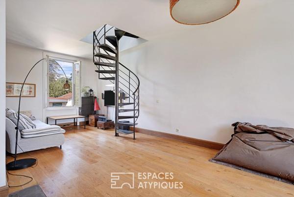 Un appartement comme une maison de ville avec son jardin et son garage