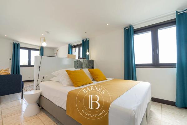Ajaccio, Villa 8 Chambres -  332 m² à vendre