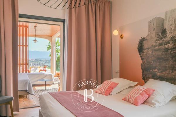 Ajaccio, Villa 8 Chambres -  332 m² à vendre