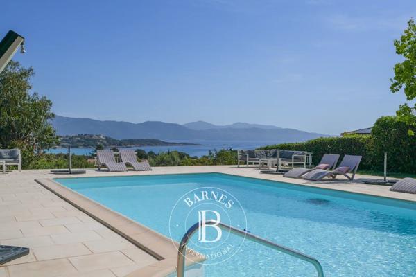 Ajaccio, Villa 8 Chambres -  332 m² à vendre