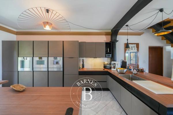 Ajaccio, Villa 8 Chambres -  332 m² à vendre