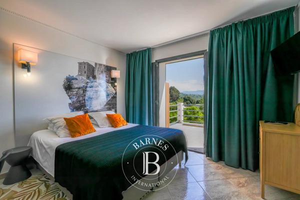 Ajaccio, Villa 8 Chambres -  332 m² à vendre