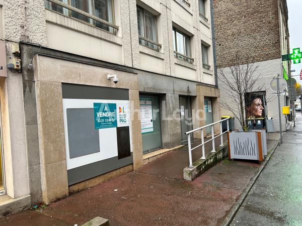 Bureaux à vendre La Madeleine 258 m² avec sous-sol aménagé et parkings