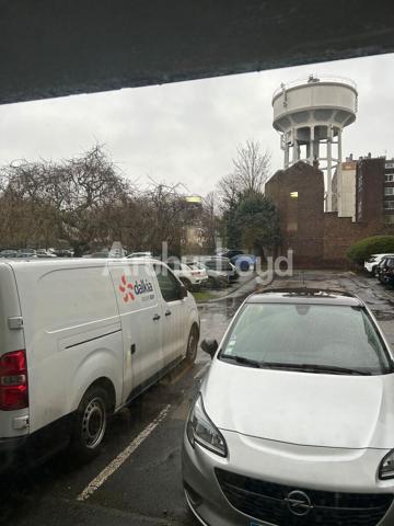 Bureaux à vendre La Madeleine 258 m² avec sous-sol aménagé et parkings