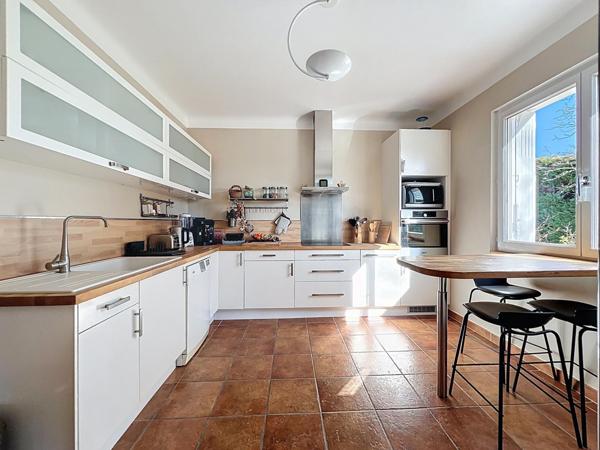 Maison avec dépendance et piscine