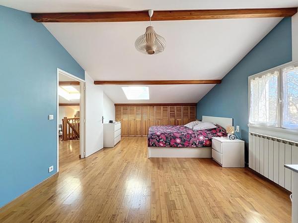 Maison avec dépendance et piscine