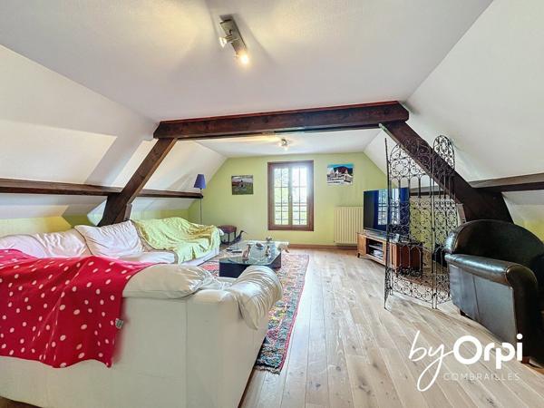 Maison à vendre    10 pièces • 319,72 m2 Montaigut